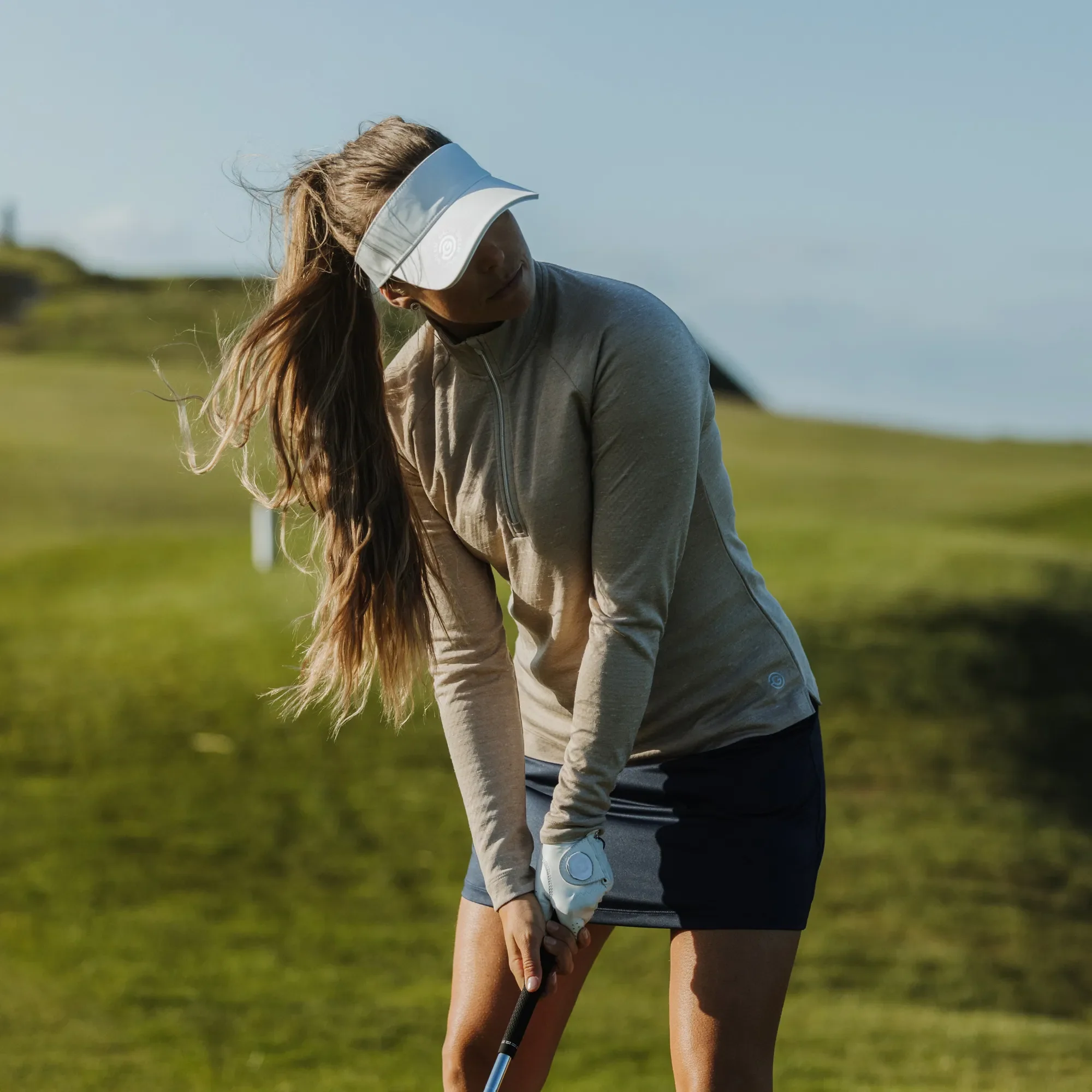 Diora - Insulating golf mid layer - Image 8